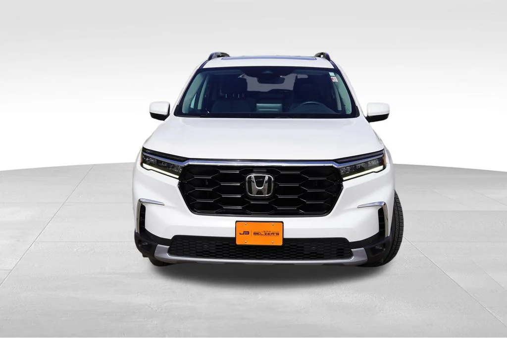Used 2023 Platinum White Pearl Honda Touring image 12