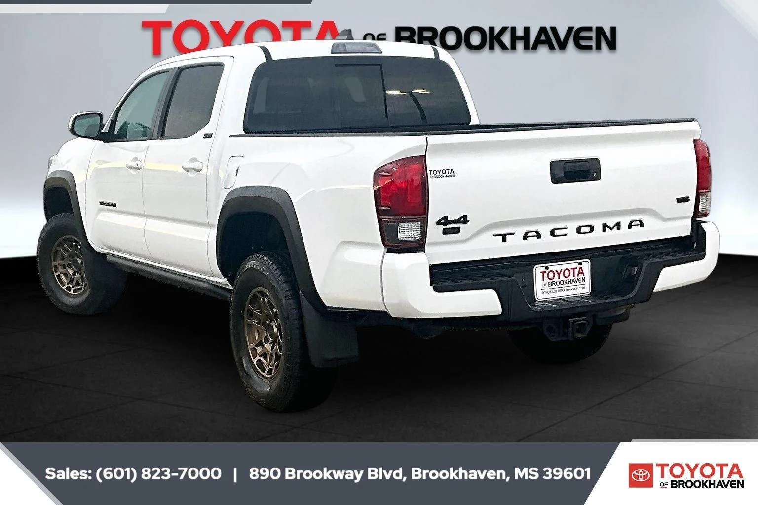 Used 2023 Ice Cap Toyota SR image 2