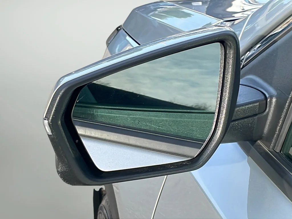 Used 2022 Silver GMC SLT image 43