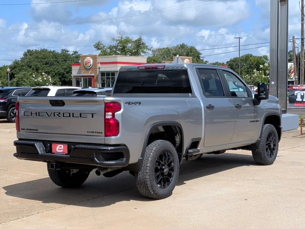 2026 Chevrolet Silverado 2500 HD Custom - Photo 8