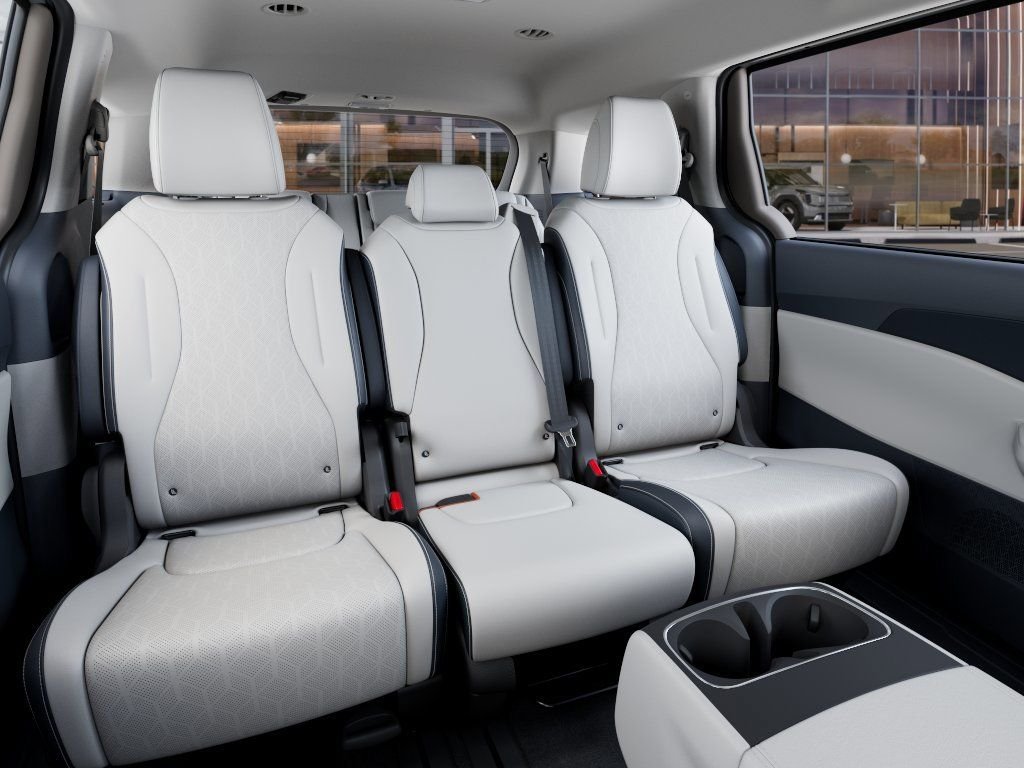 New 2026 Ceramic Silver Kia EX image 18