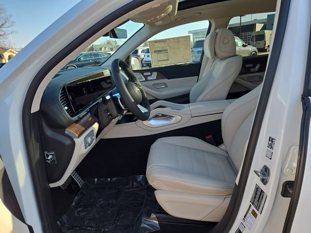 New 2026 MANUFAKTUR Moonlight White Metallic Mercedes-Benz GLS450 image 25