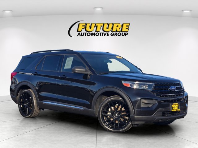 Used 2020 Black Ford XLT image 1