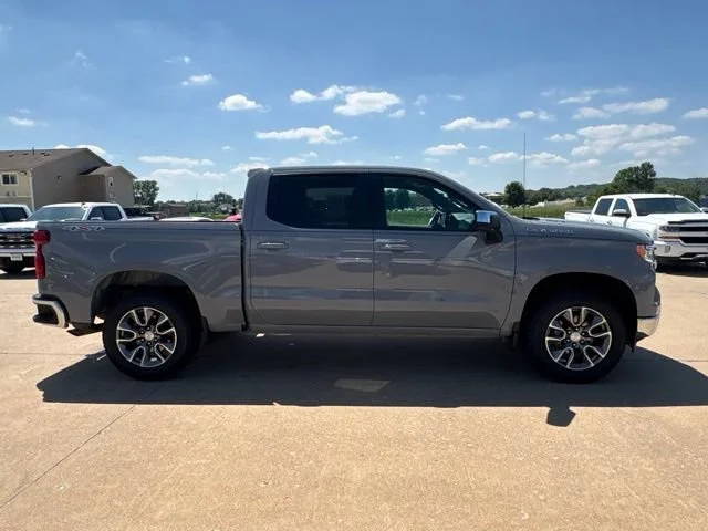 2024 Chevrolet Silverado 1500 LT - Photo 2