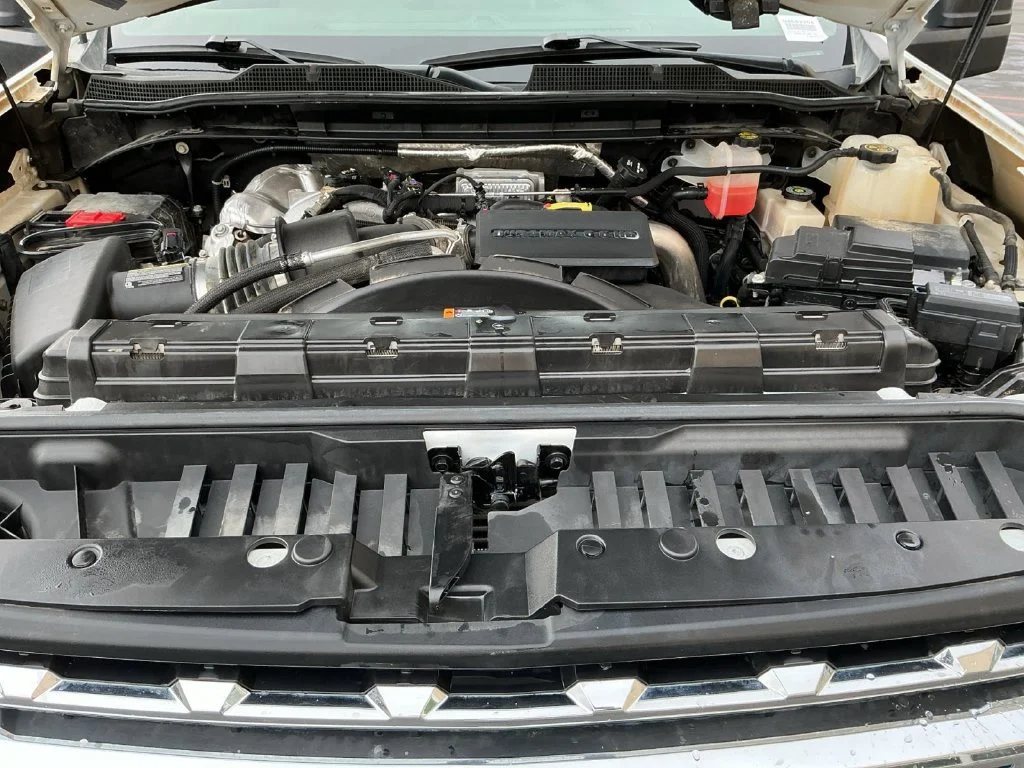 Used 2022 SUMMIT WHITE Chevrolet LTZ image 30