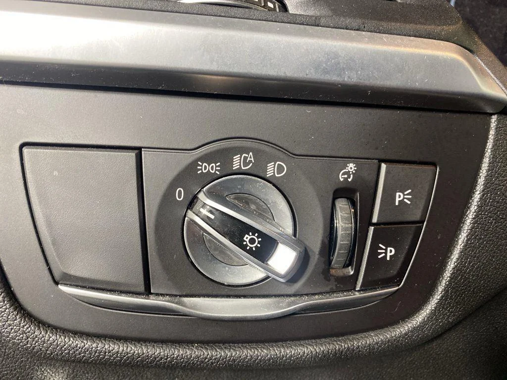 Used 2022 Dark Graphite BMW xDrive30i image 28