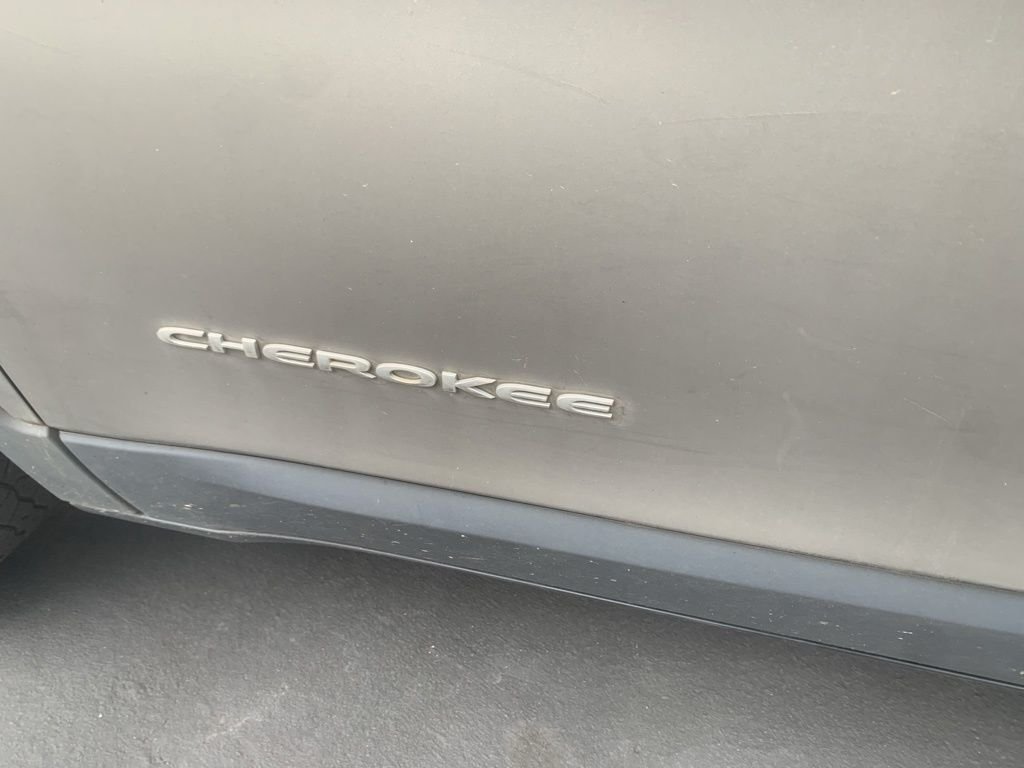 Used 2020 Light Brownstone Pearlcoat Jeep Latitude Plus image 7