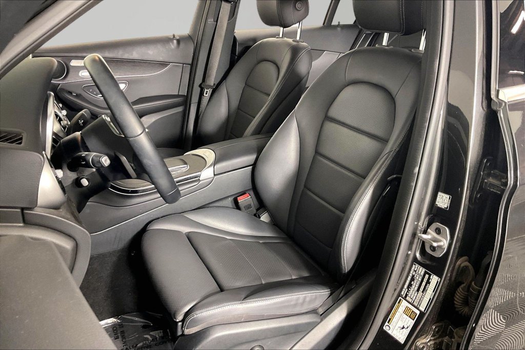 Used 2022 Black Mercedes-Benz GLC 300 image 17