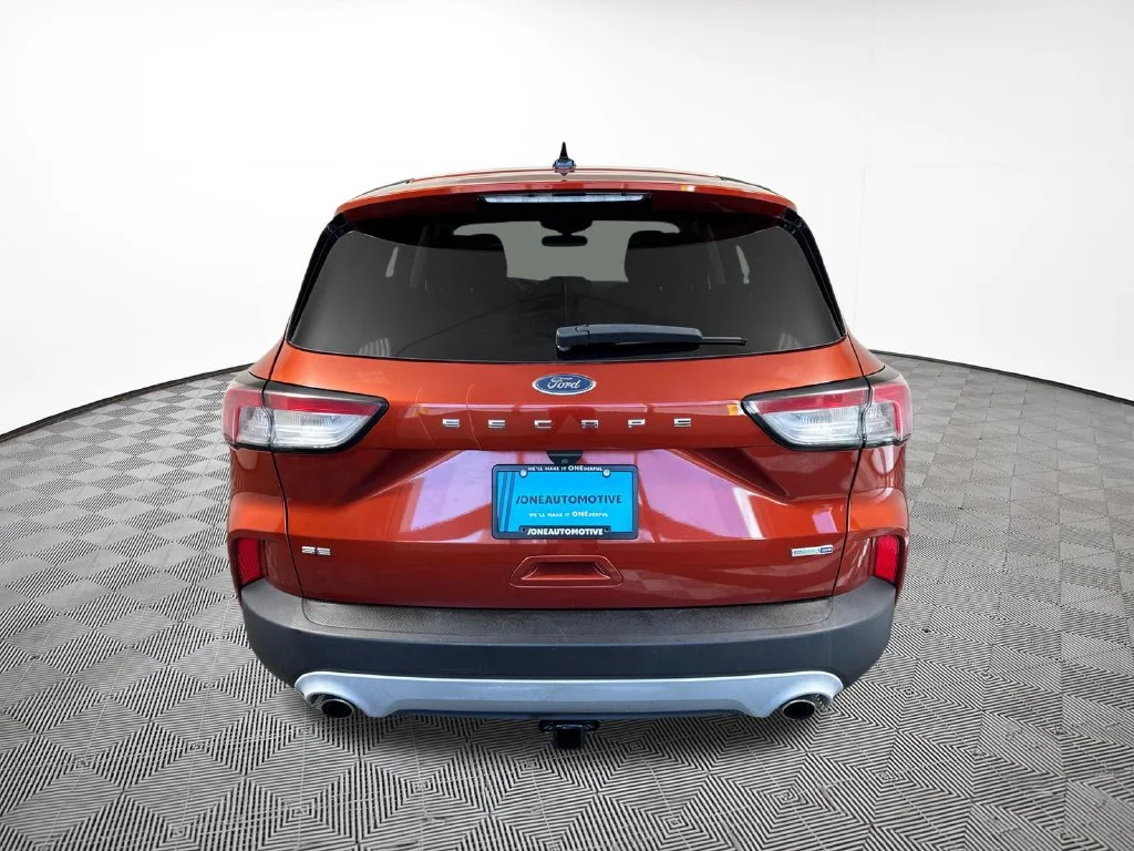 Used 2020 Orange Metallic Ford SE image 10