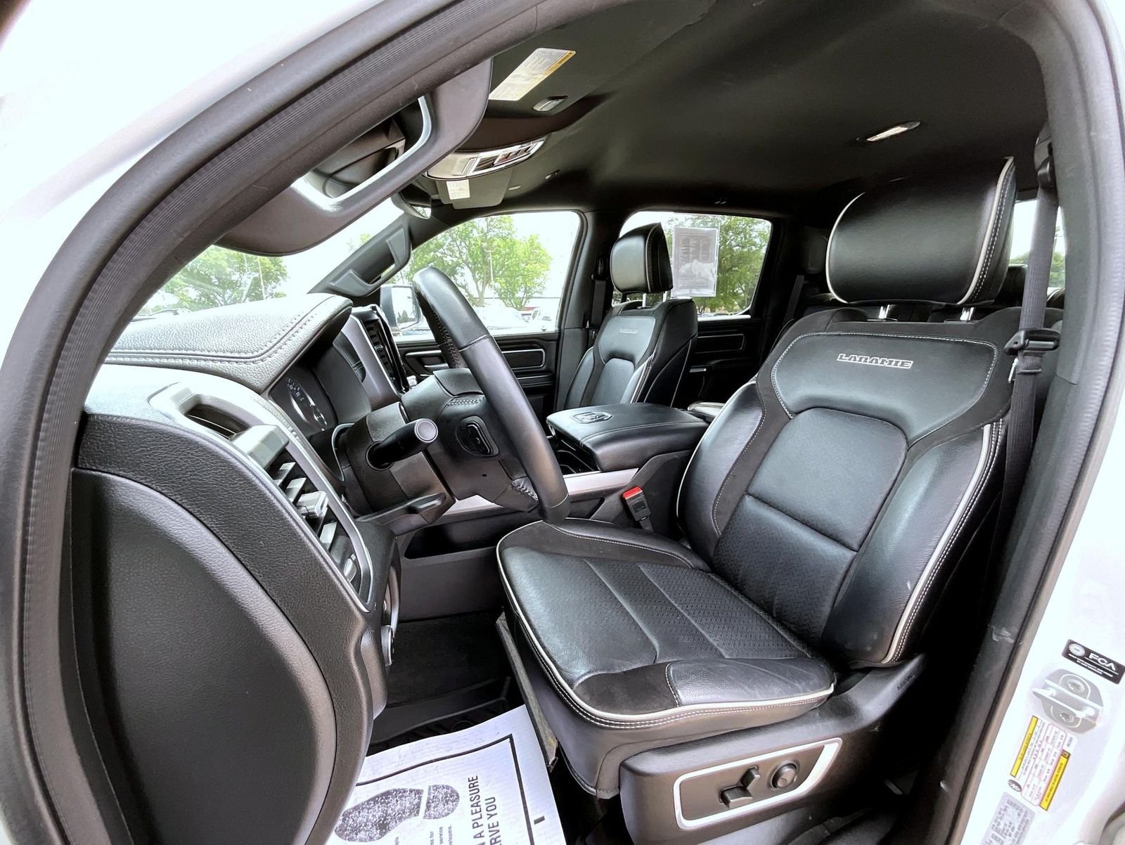 Used 2023 White Ram Laramie image 11