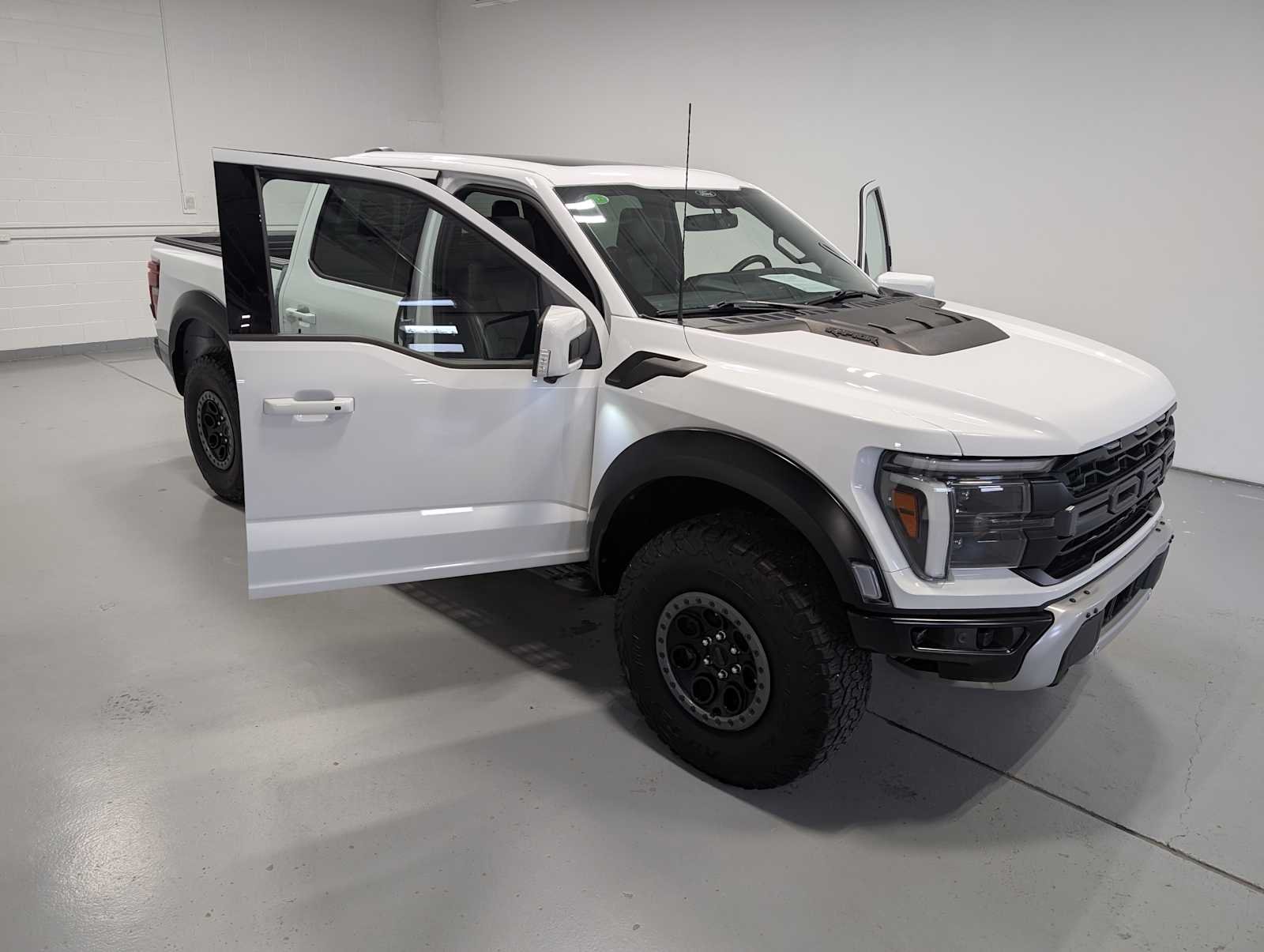 Used 2024 Oxford White Ford Raptor image 16