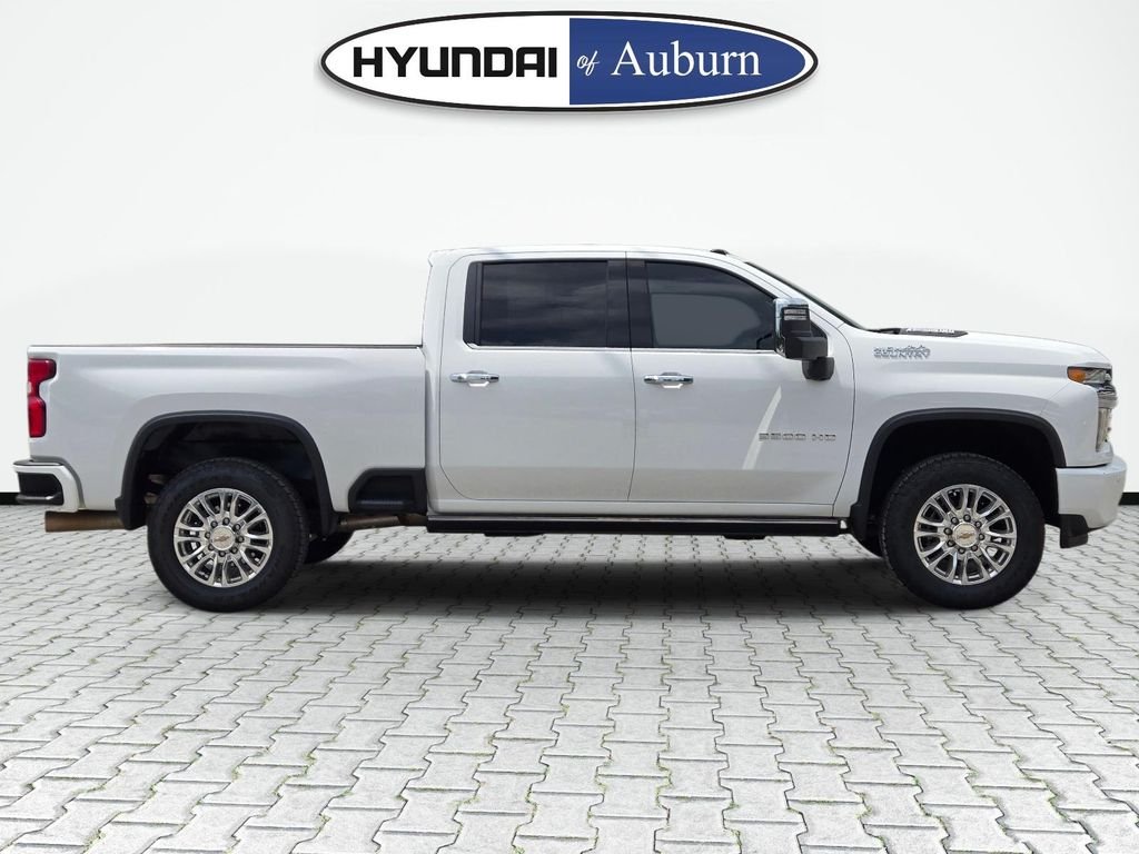 Used 2021 White Chevrolet High Country image 4