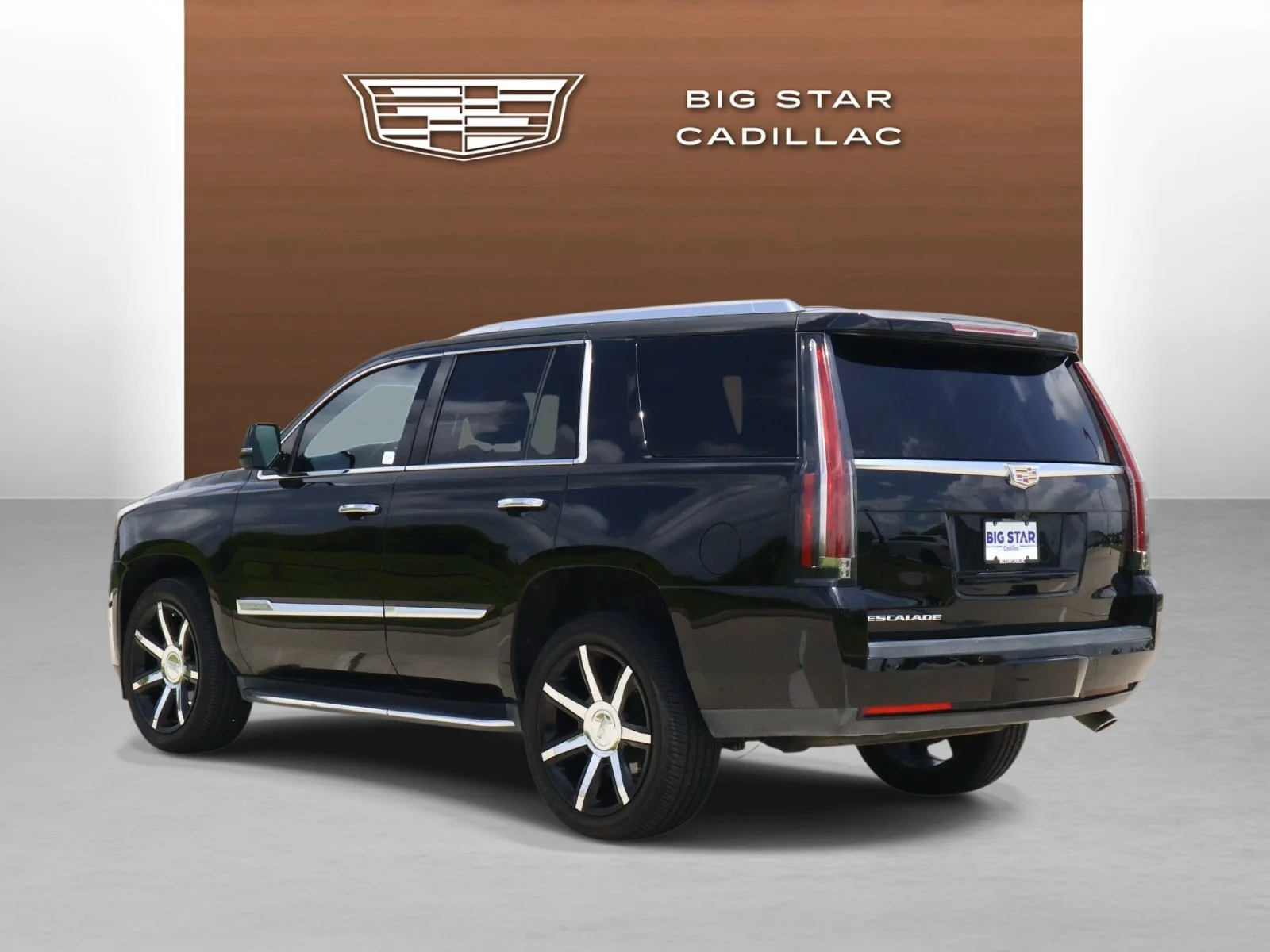Used 2018 BLACK RAVEN Cadillac Luxury image 3