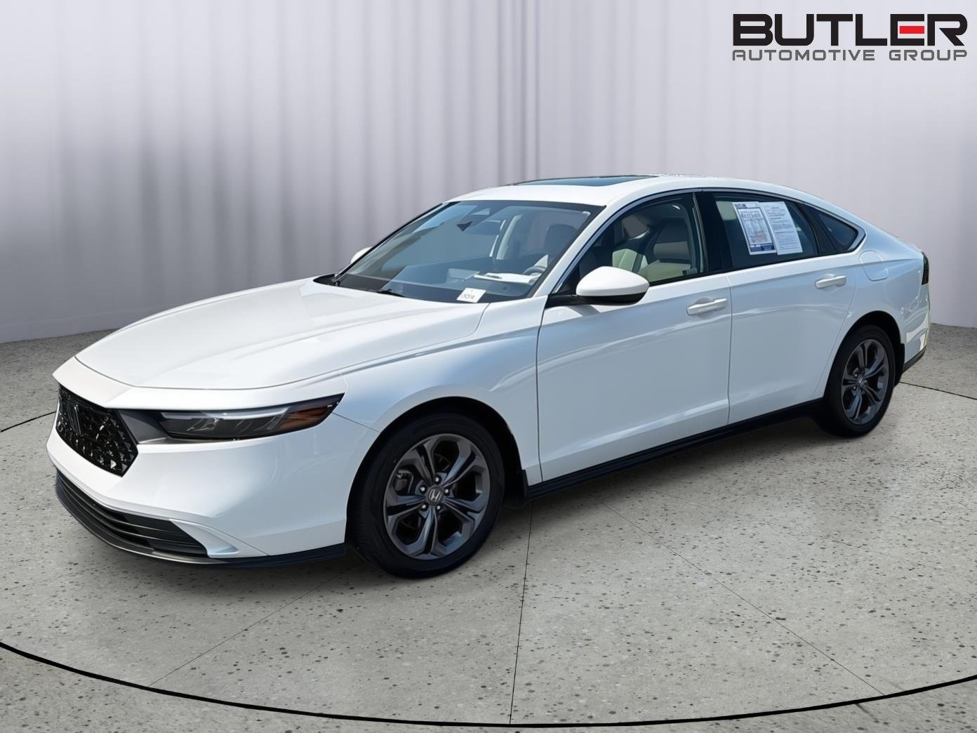 Used 2023 Platinum White Pearl Honda EX image 2