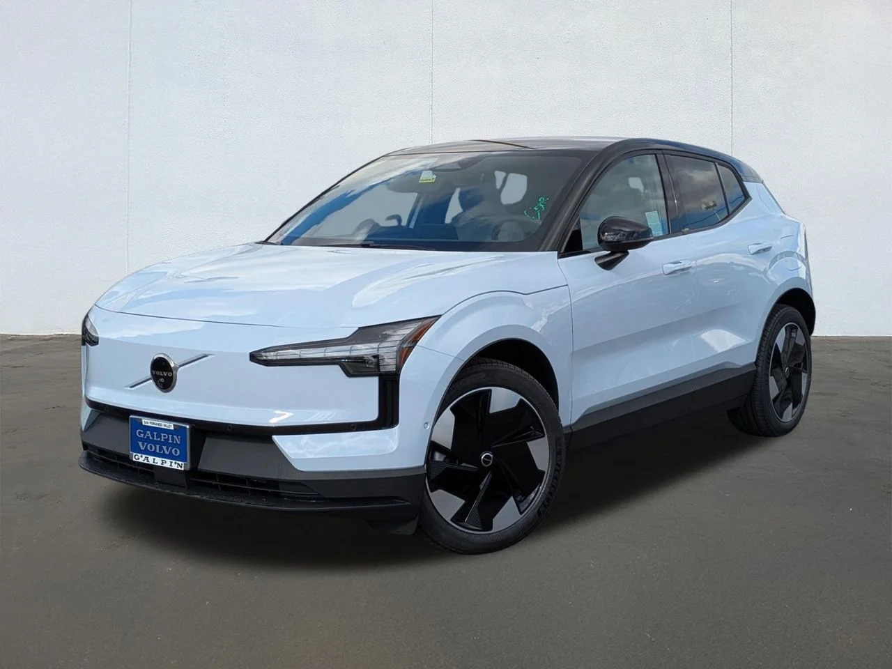 2026 Volvo EX30 Twin Motor Performance Ultra's photo