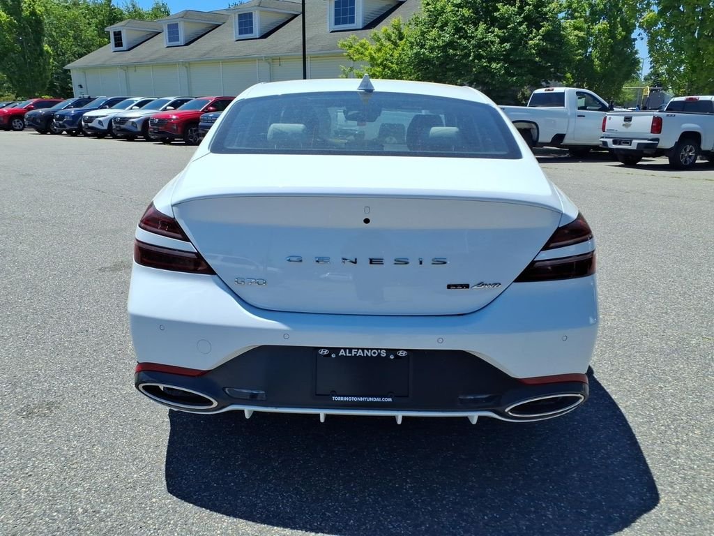 Used 2023 White Genesis 3.3T image 6