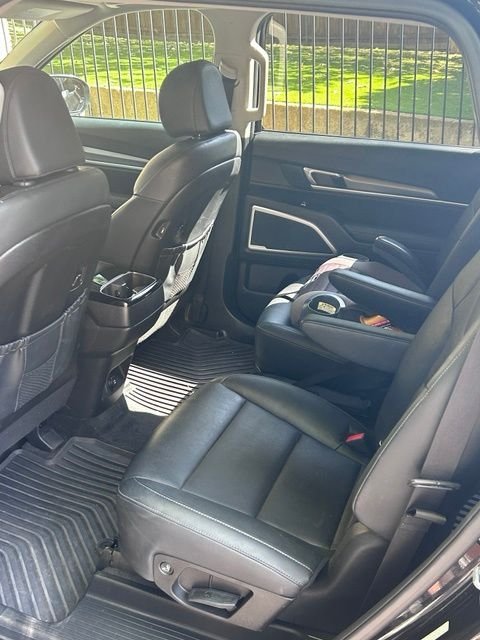 Used 2022 Black Kia S image 7