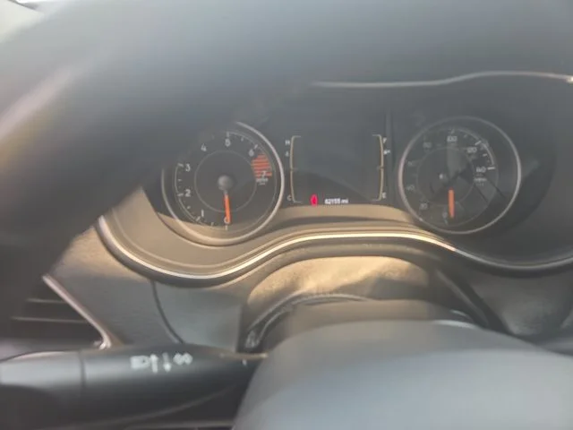 Used 2020 Silver Jeep Latitude image 13