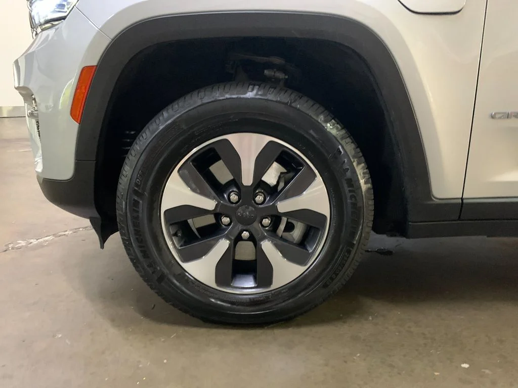 Used 2022 Silver Jeep 4xe image 33