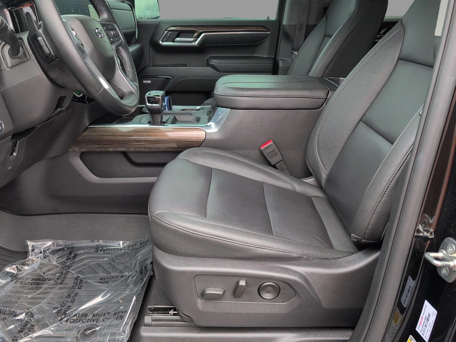Used 2025 Black Chevrolet LT Trail Boss image 3