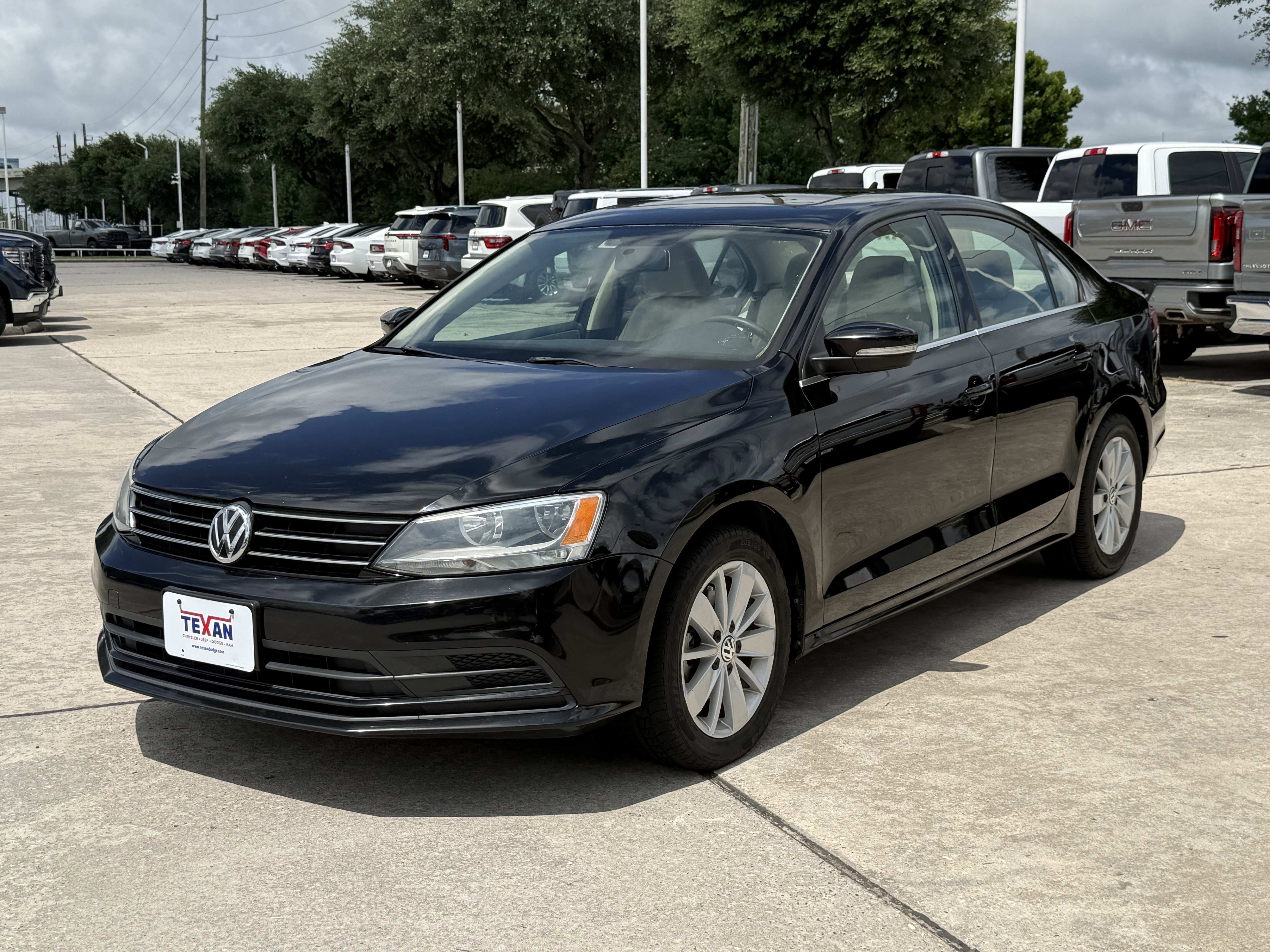Used 2015  Volkswagen  image 8