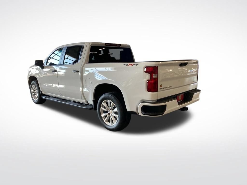 New 2026 Summit White Chevrolet Custom image 18