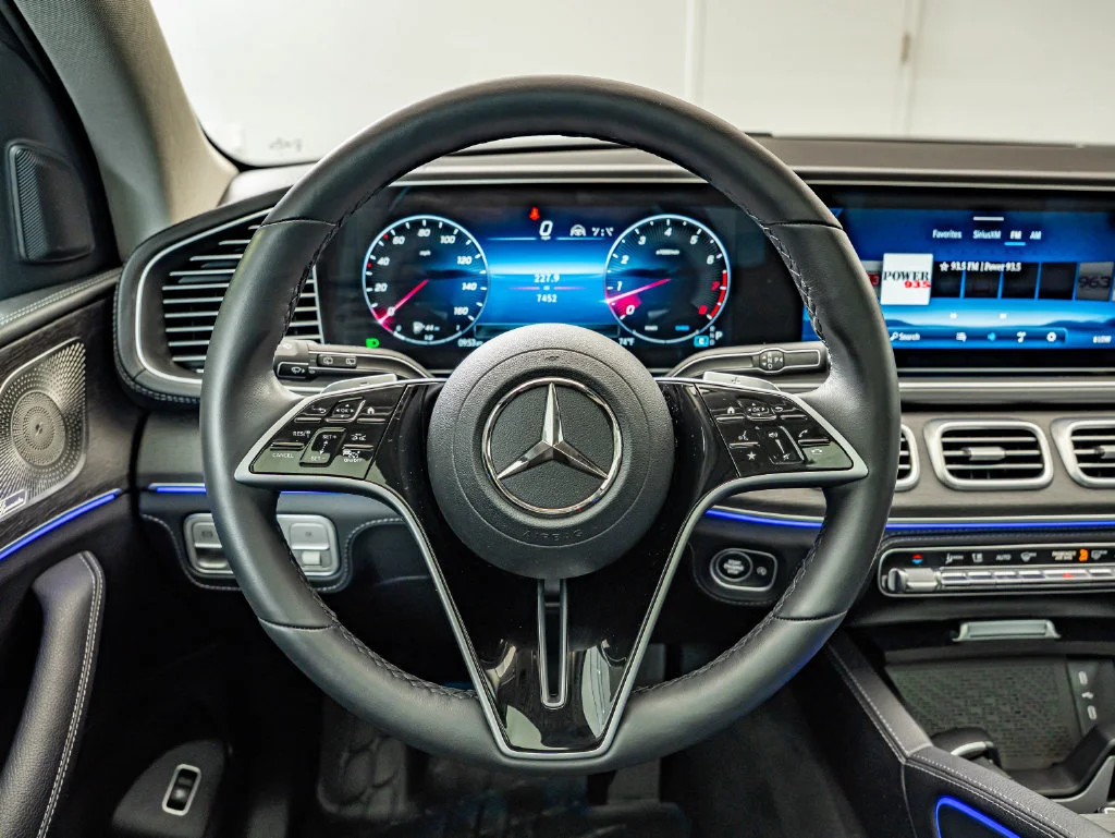 Used 2025 Obsidian Black Mercedes-Benz GLE 580 image 24