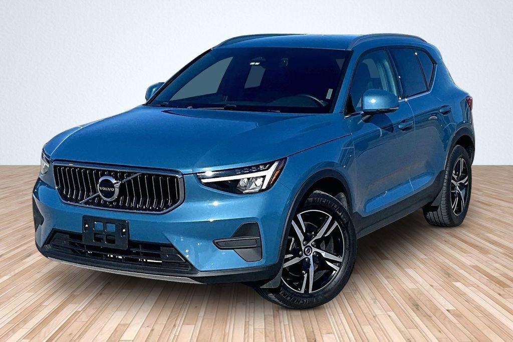 2025 Volvo XC40 B5 Core Bright AWD's photo