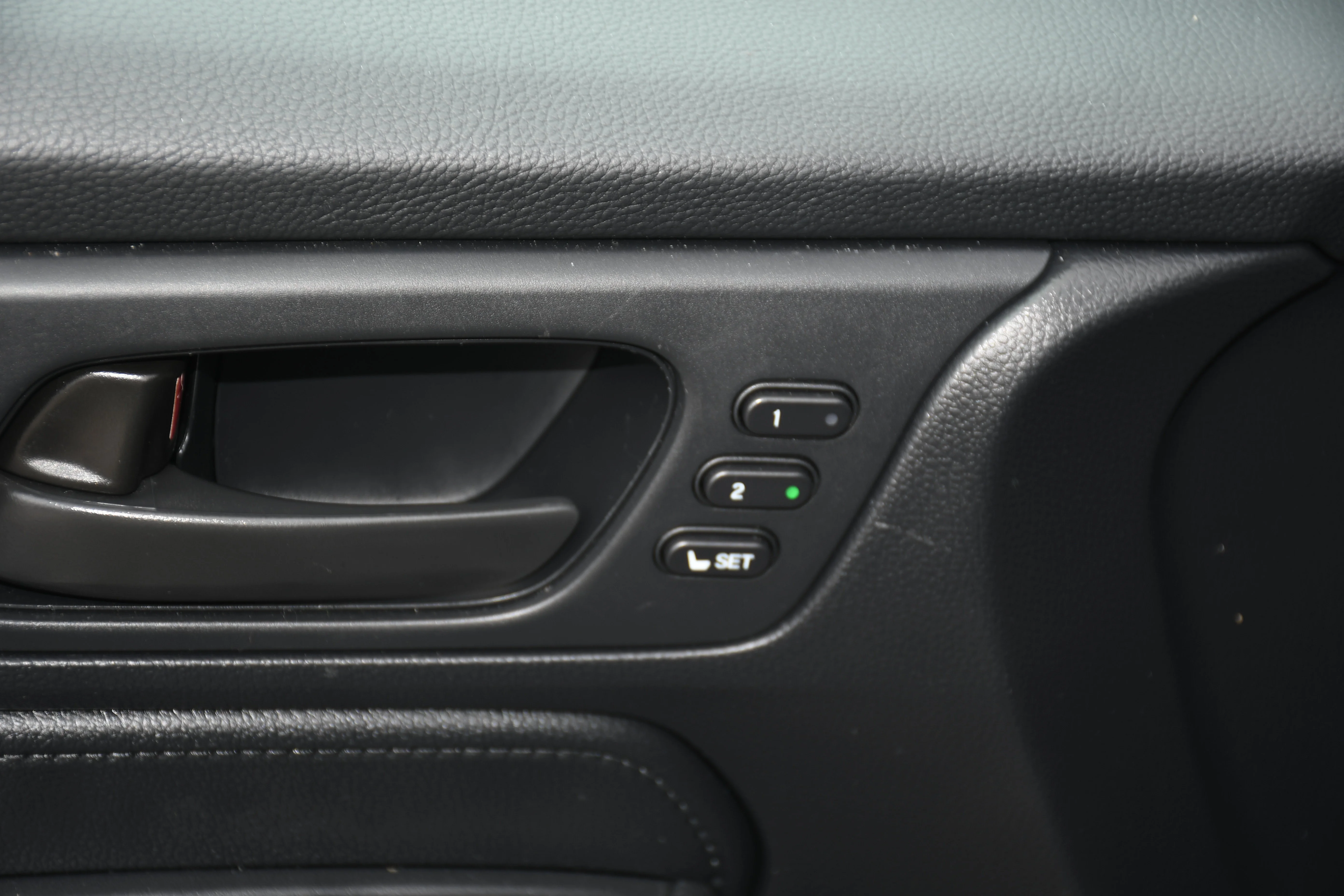 Used 2025  Honda EX-L image 12
