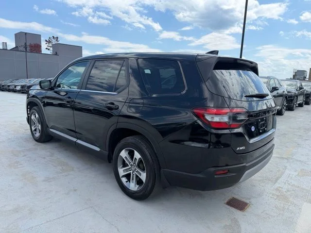 Used 2023 Gray Honda EX-L image 5