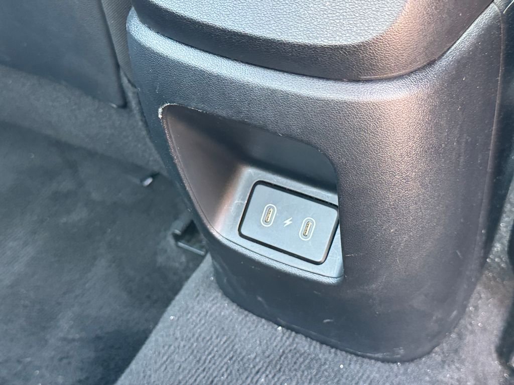 Used 2025 White Hyundai SEL Convenience image 18