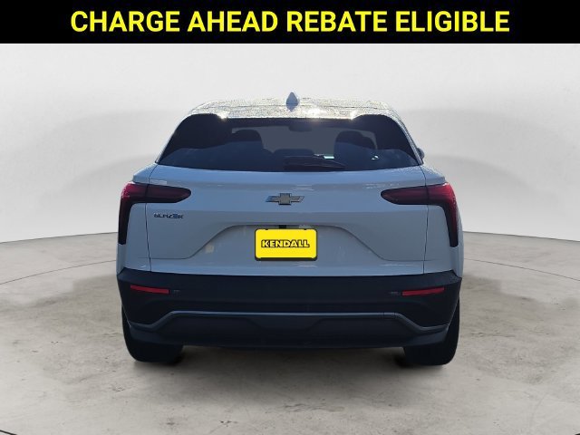 New 2026 Summit White Chevrolet LT image 4