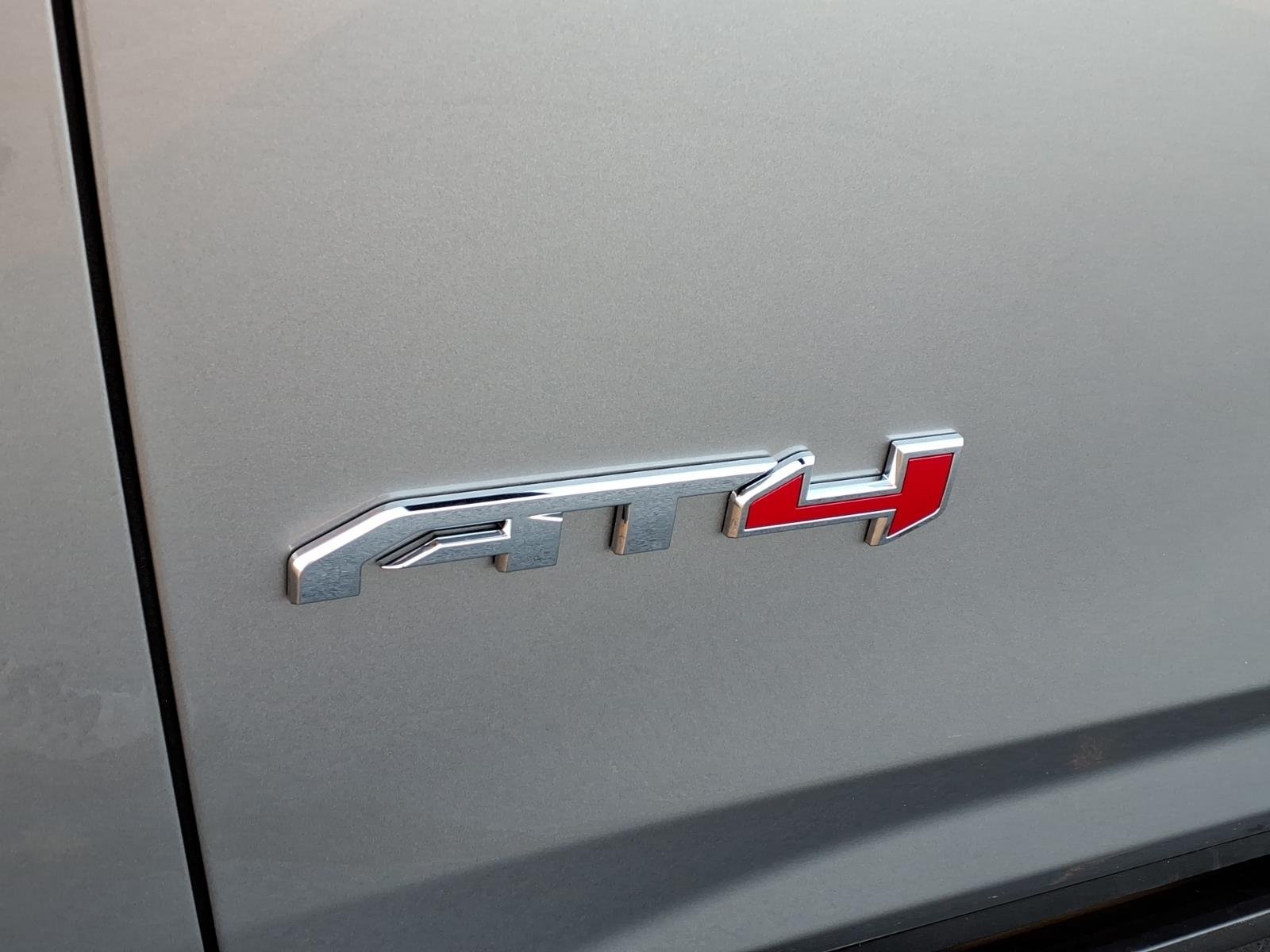 2026 GMC Yukon AT4 Ultimate - Photo 19