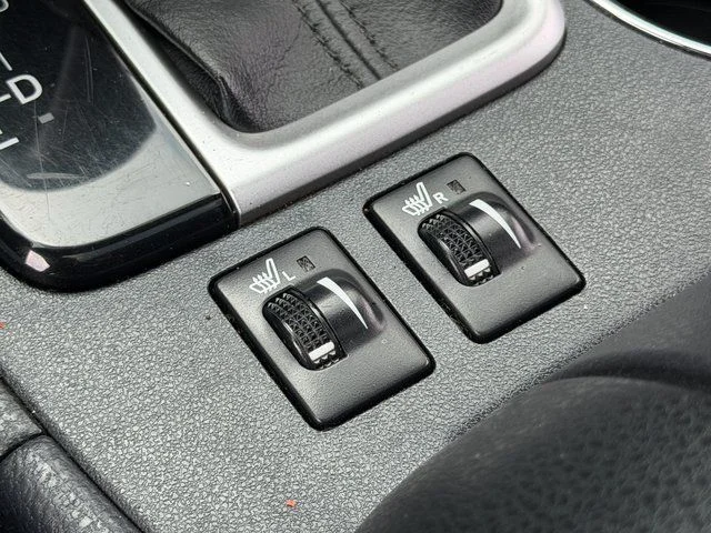 Used 2015 Black Toyota XLE V6 image 45