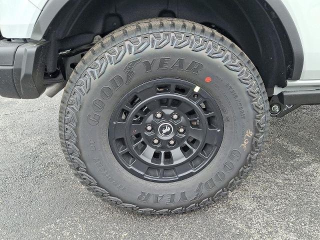 New 2026 Avalanche Gray Ford Badlands® image 25