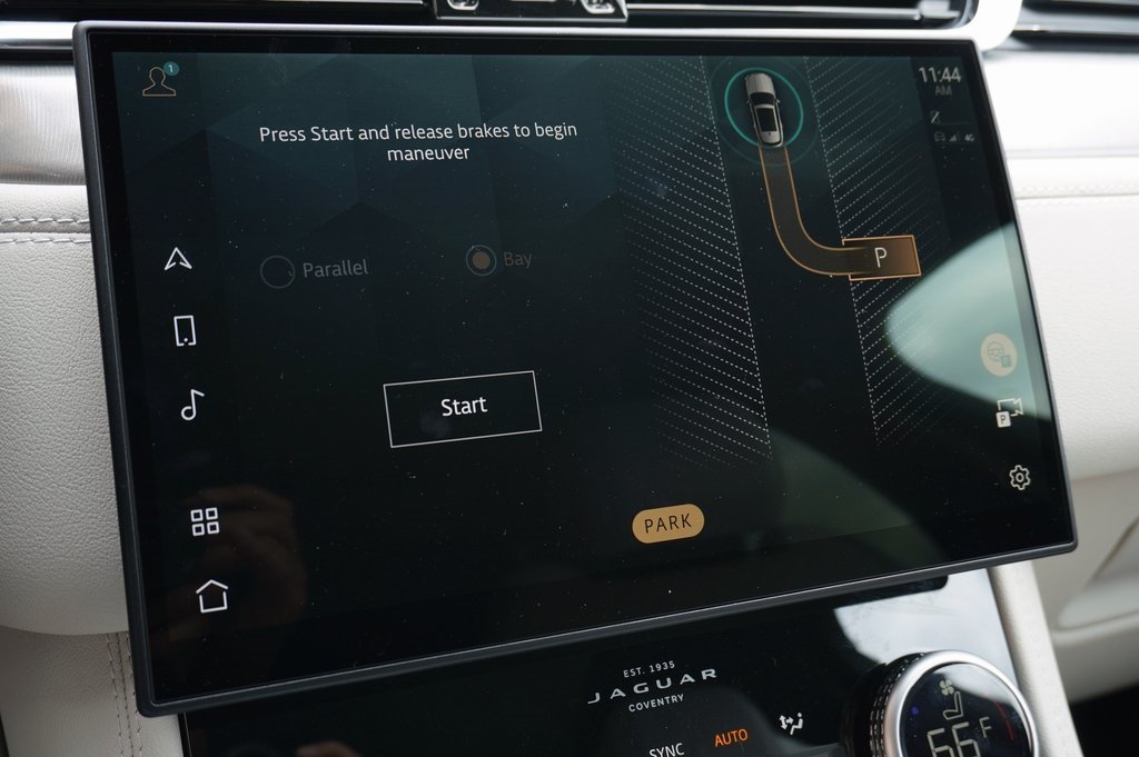 2025 JAGUAR F-PACE - Image 23