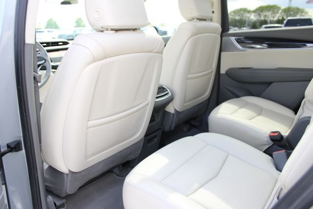 Used 2025 Silver Cadillac Premium Luxury image 25