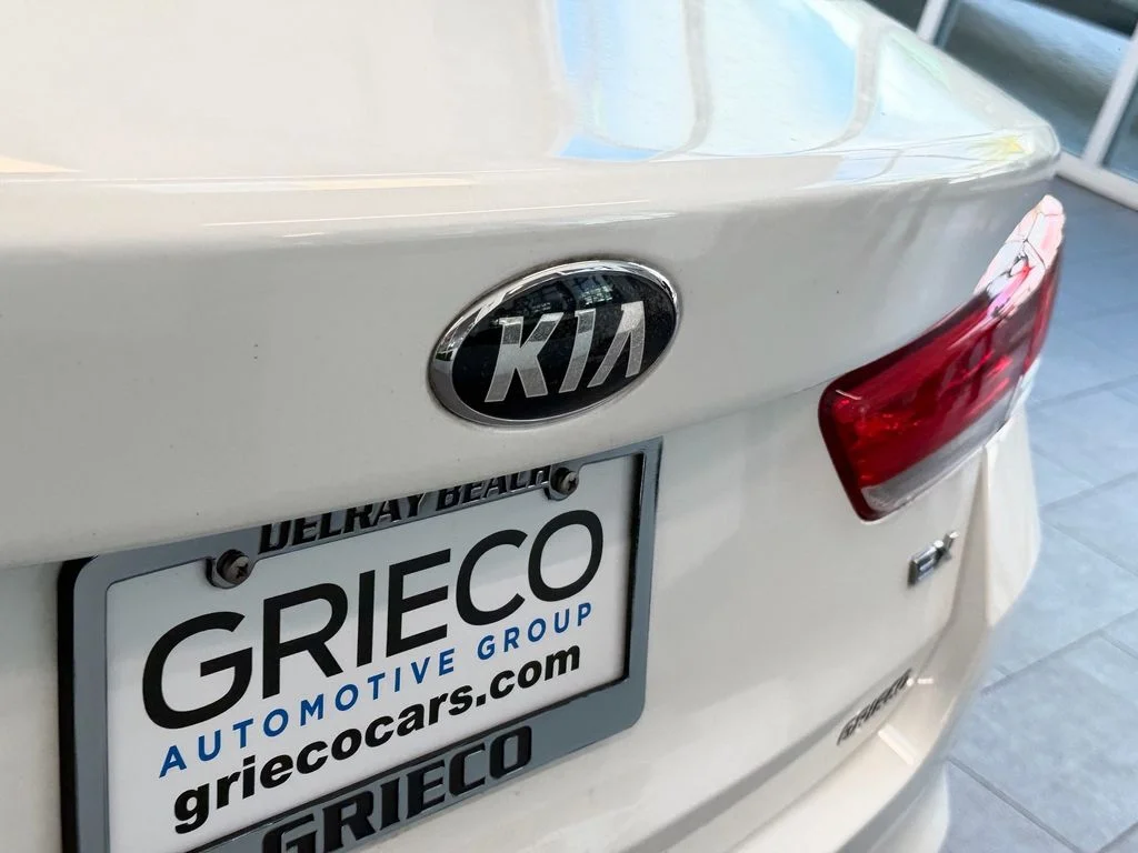 Used 2018 White Kia EX image 14