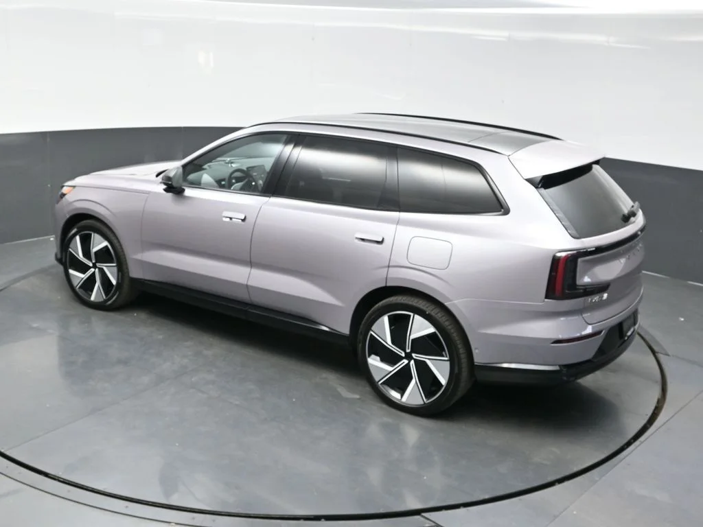 New 2026 Aurora Silver Volvo Ultra image 32