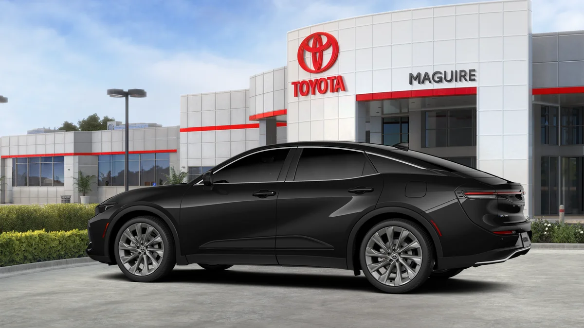 2026 Toyota Crown Limited - Photo 17