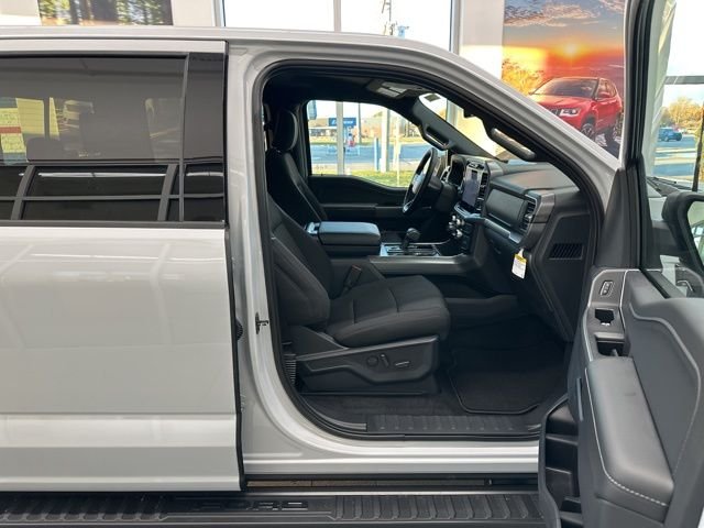New 2025 White Ford XLT image 38
