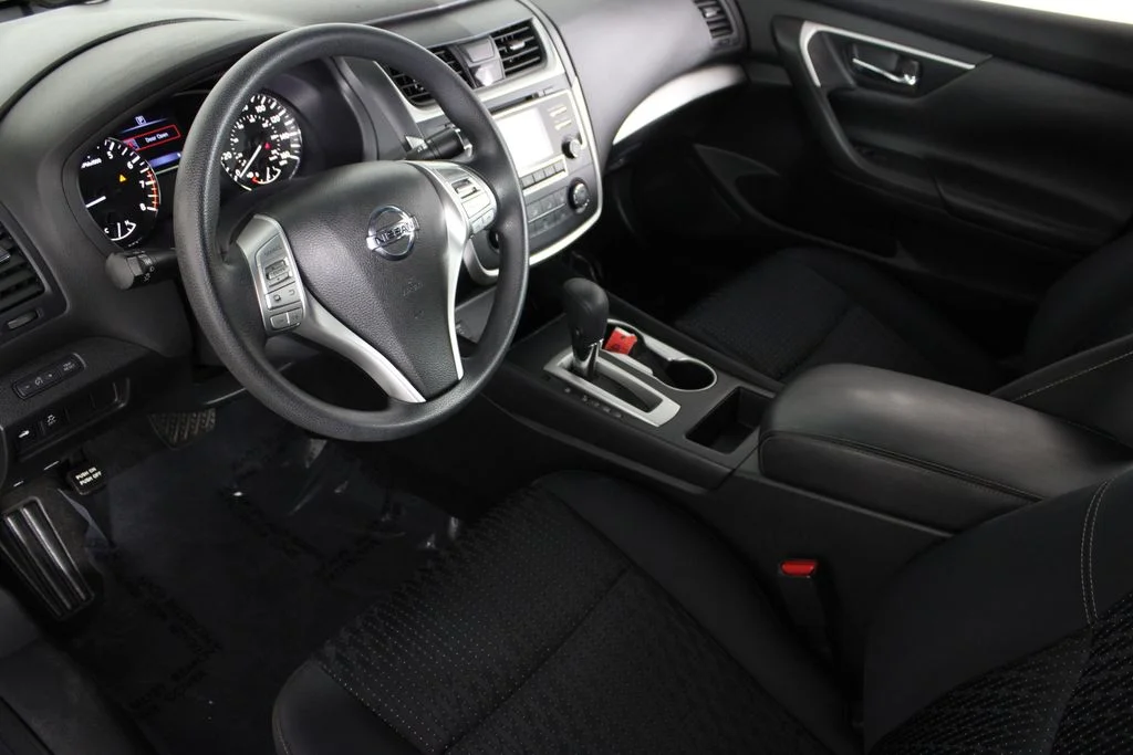 2016 Nissan Altima S - Photo 18