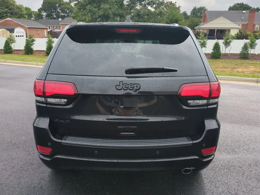 Used 2022 Black Jeep Laredo X image 5