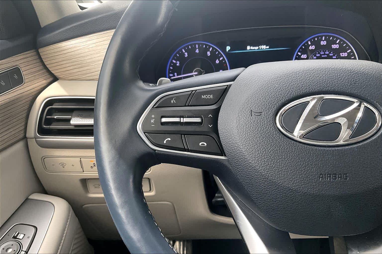 Used 2020 Hyper White Hyundai SEL image 24