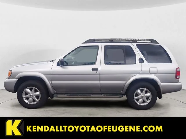 Used 2002 Silver Nissan SE image 2