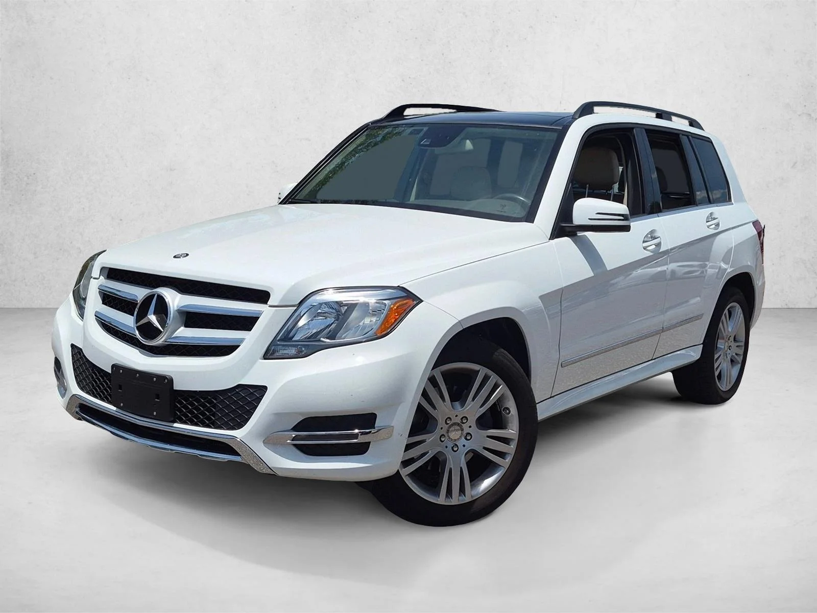Used 2015 Polar White Mercedes-Benz GLK 350 image 1