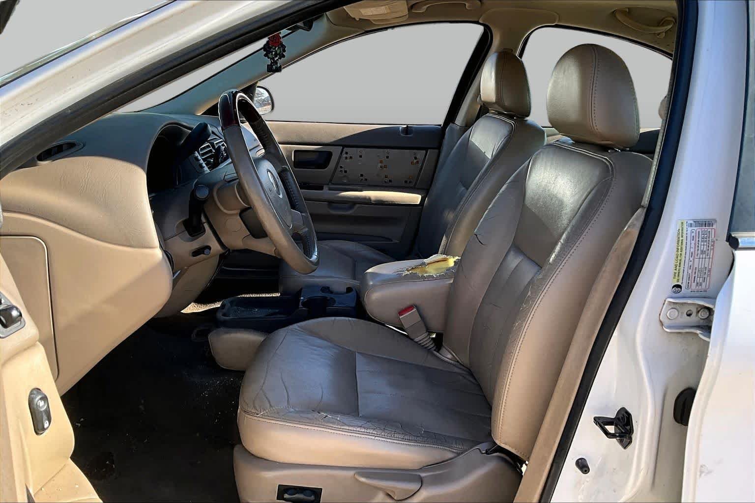 Used 2005 Vibrant White Mercury LS image 7