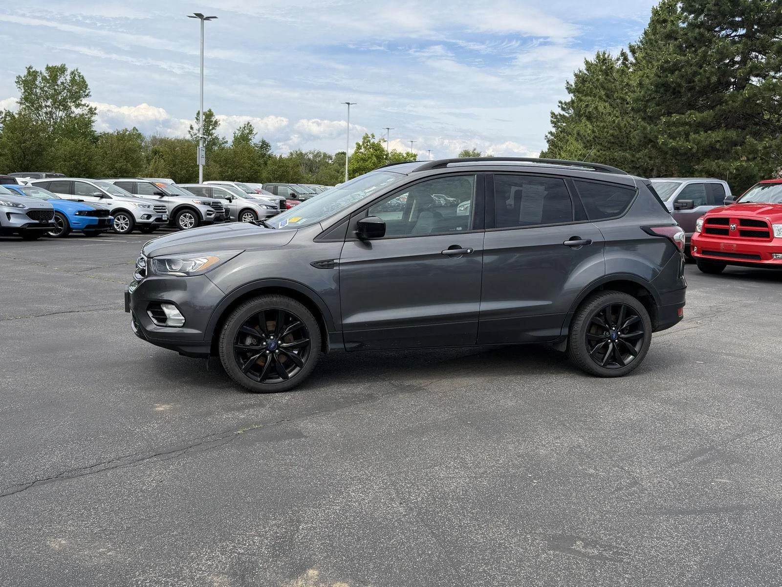 Used 2018 Magnetic Ford SE image 6