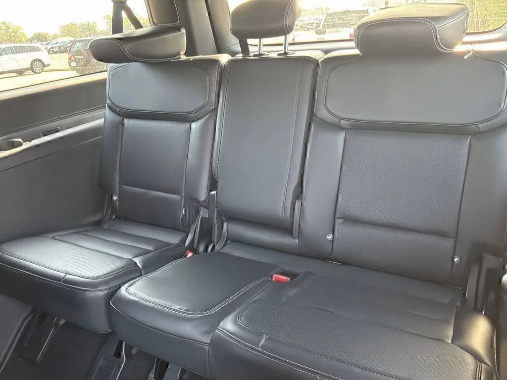 New 2026 Star White Metallic Tri-Coat Ford MAX Platinum® image 20