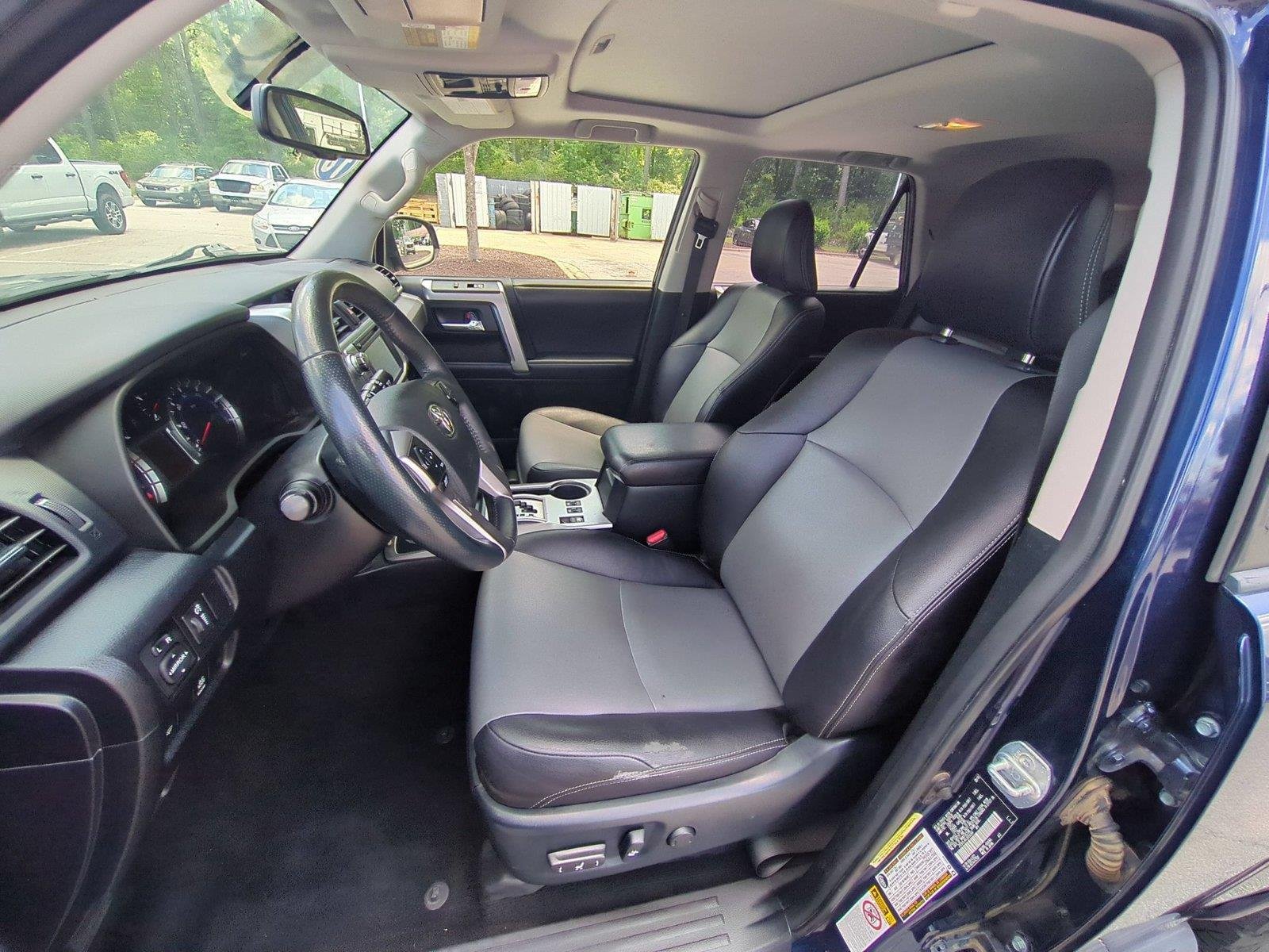 Used 2018 Nautical Blue Metallic Toyota SR5 Premium image 18